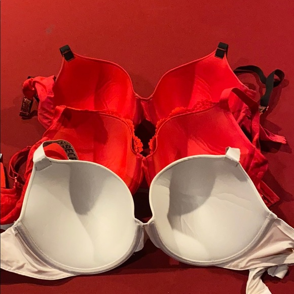 Victoria secret 3 set bras - Picture 2 of 2